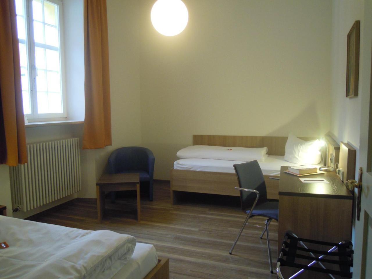 Tagungshaus Im Kloster Neresheim Hotel Buitenkant foto