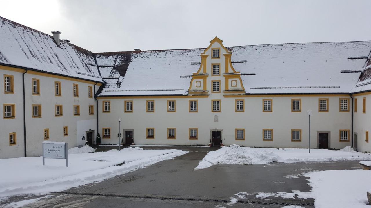 Tagungshaus Im Kloster Neresheim Hotel Buitenkant foto