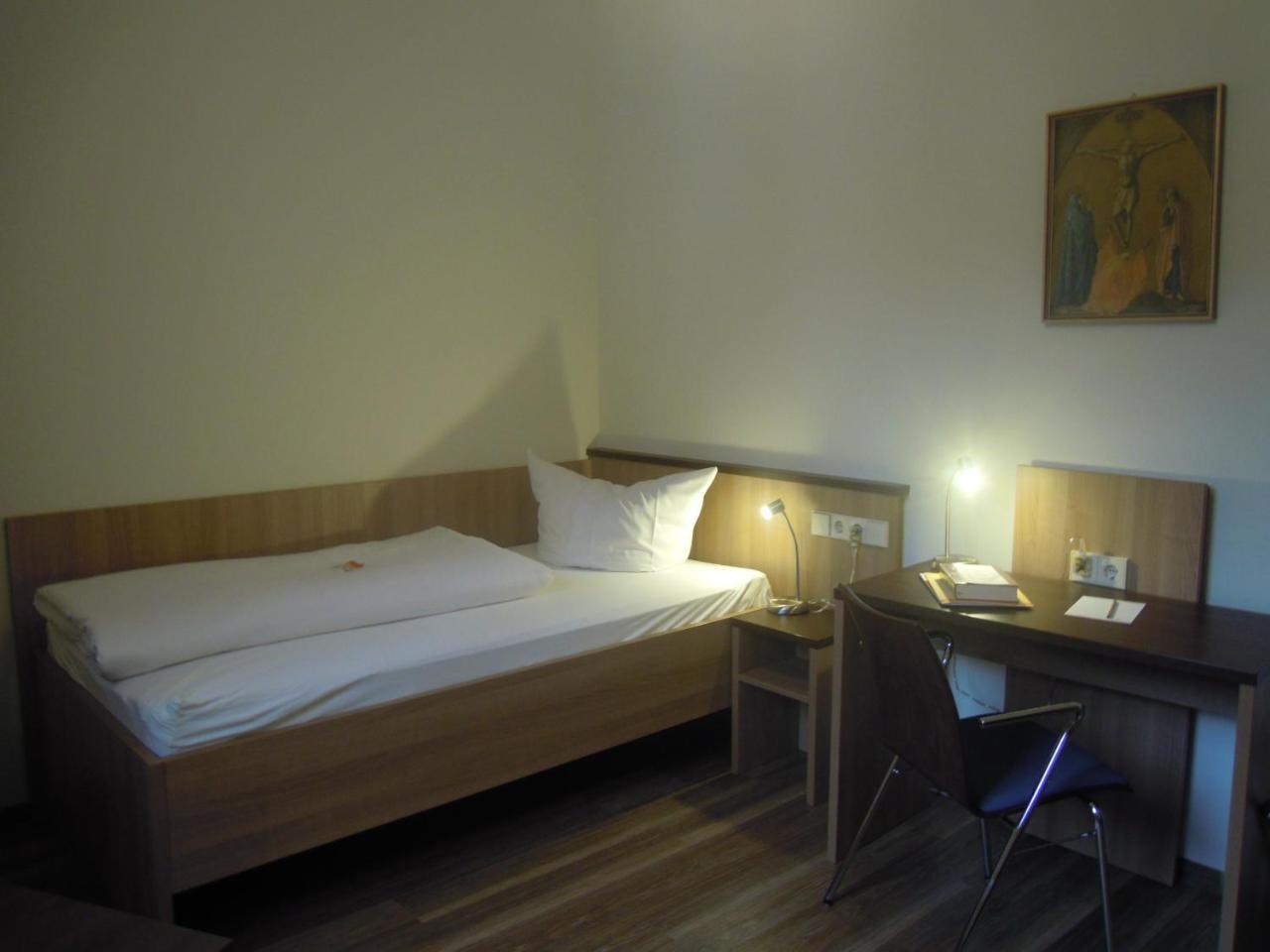 Tagungshaus Im Kloster Neresheim Hotel Buitenkant foto